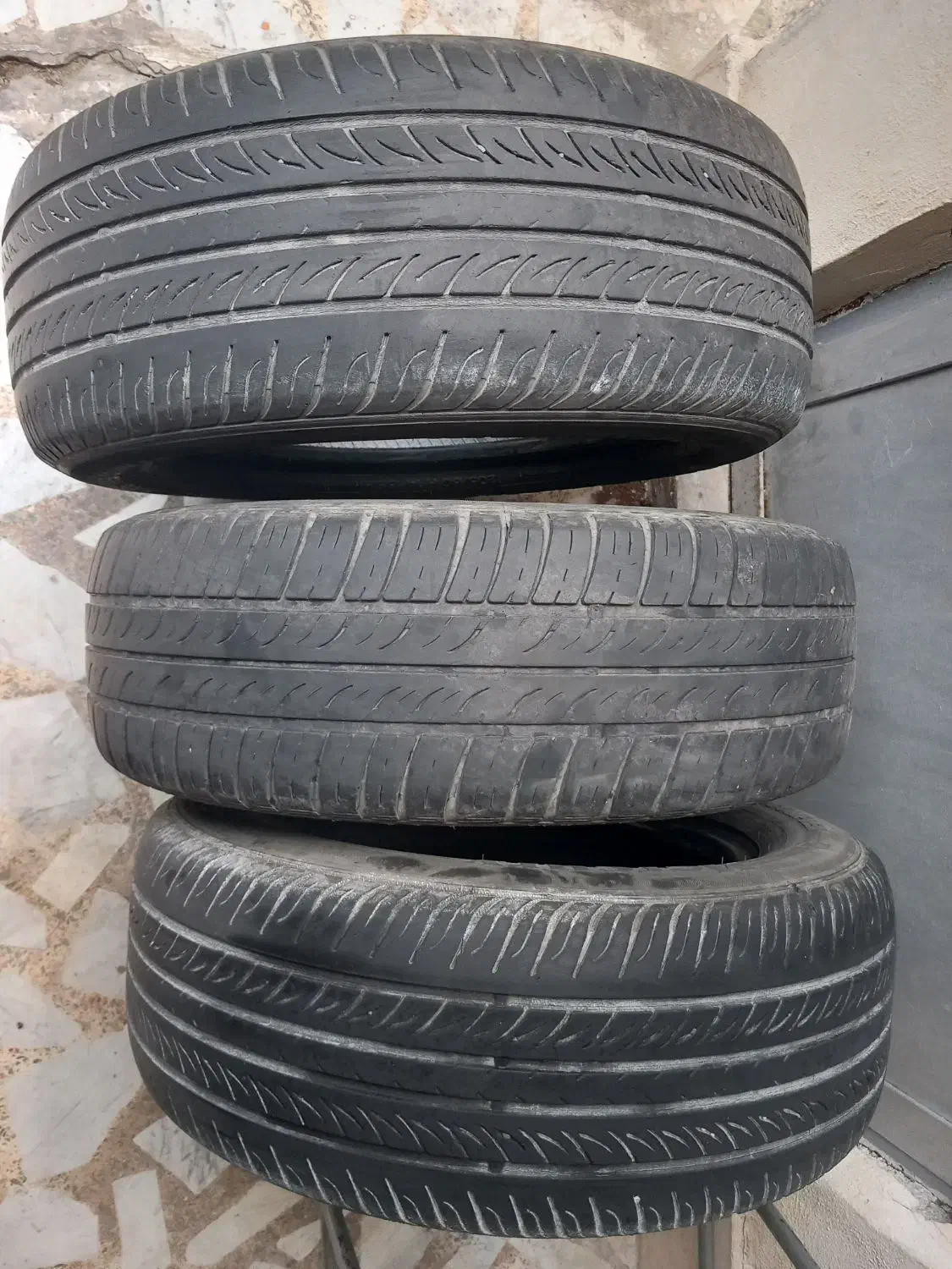 لاستیک  استوک۲۰۶|قطعات یدکی و لوازم جانبی|رشت, دباغیان|دیوار