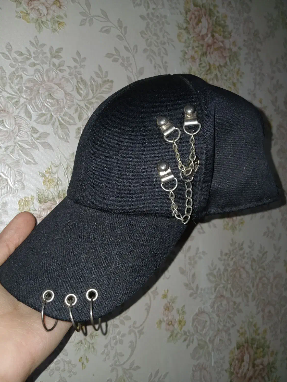 کلاه|کیف، کفش، کمربند|گلبهار, شهر جدید گلبهار|دیوار