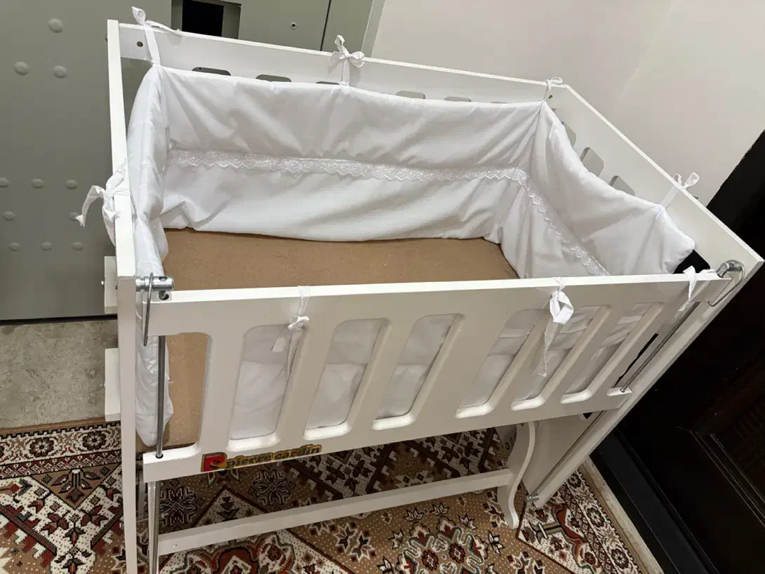 تخت کنار مادر|تخت و صندلی بچه|خلخال, |دیوار