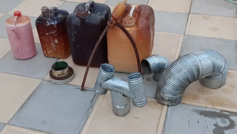 گالن بیست لیتری و کاهک و زانو|ابزارآلات|نیشابور, شهید بهشتی|دیوار