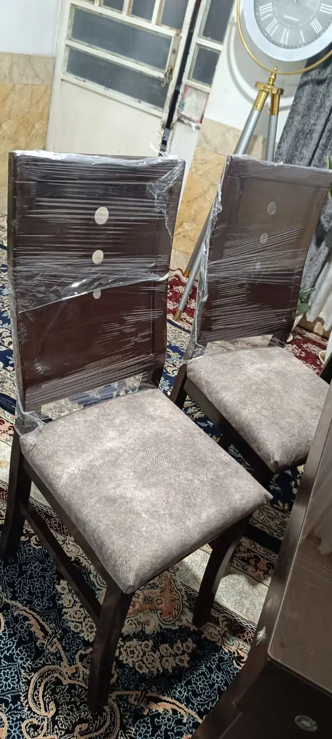 میزو صندلی ناهارخوری ۶نفره کاملا سالم وتمیز|میز و صندلی غذاخوری|شیراز, کوشک میدان|دیوار