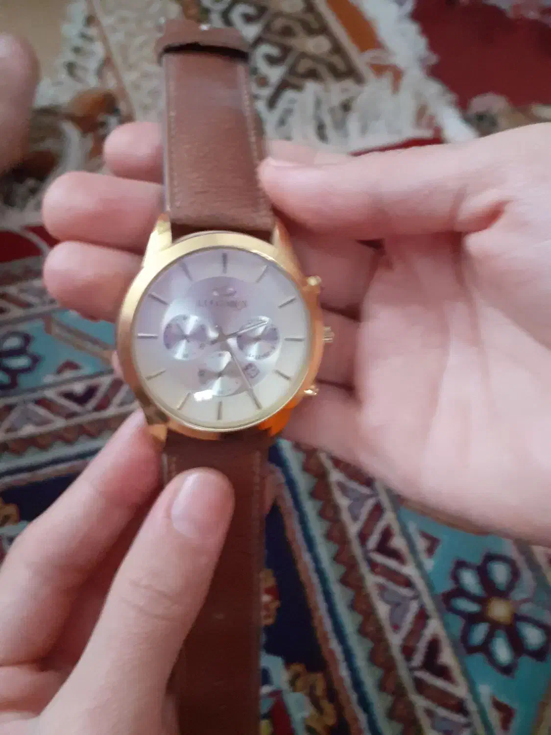 ساعت نو|ساعت|اسفراین, |دیوار