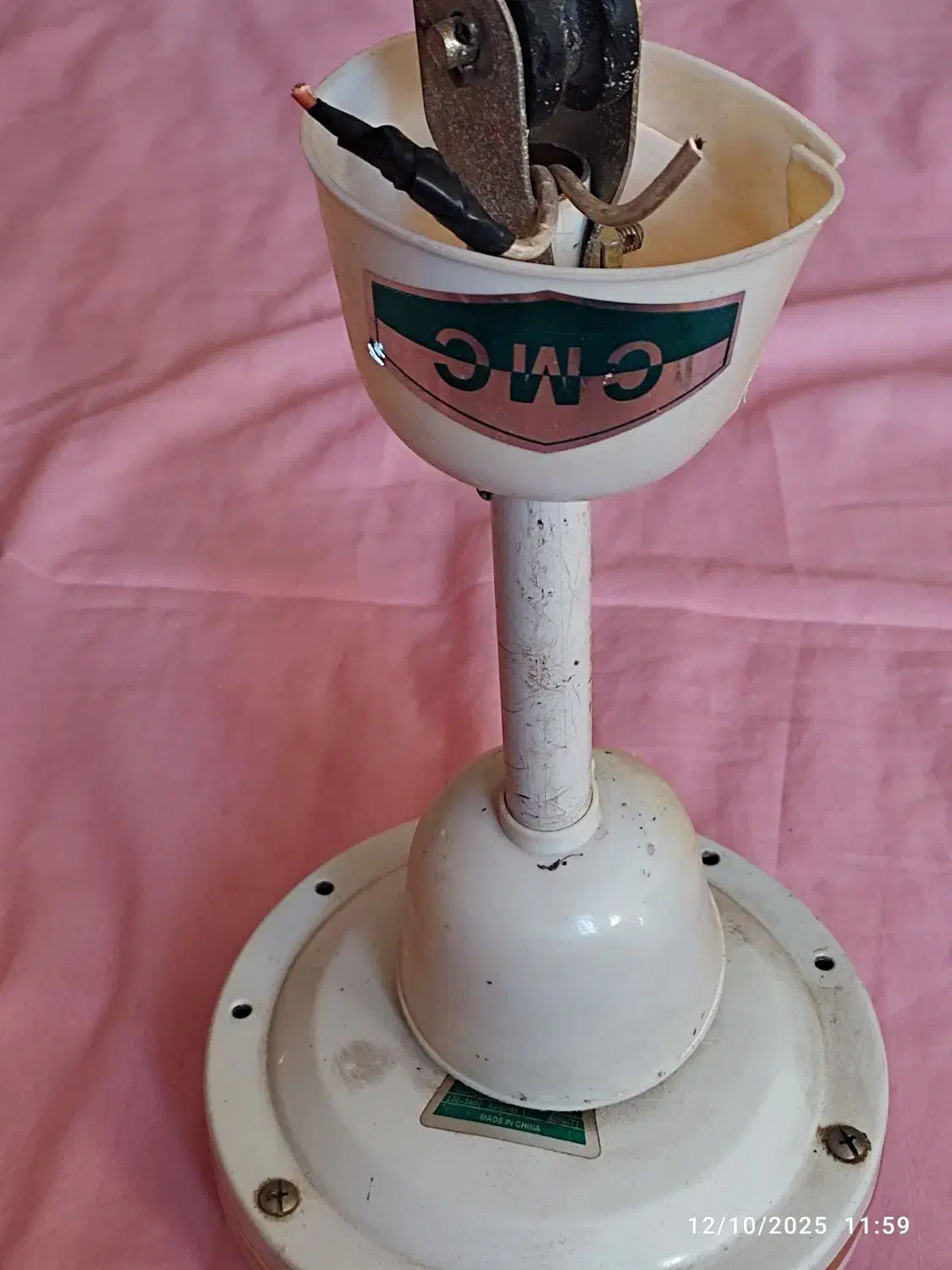 پنکه سقفی CMC چینی 3 پره کارکرده بدون درجه|پنکه و تصفیه‌کنندهٔ هوا|هشتگرد, فاز ۱ مهستان|دیوار