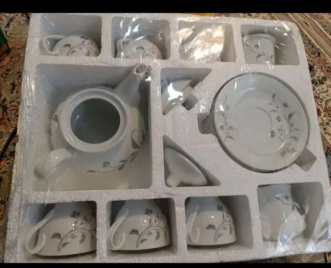 صبحانه خوری آکبند سفید نقره ای|ظروف سرو و پذیرایی|ارومیه, |دیوار