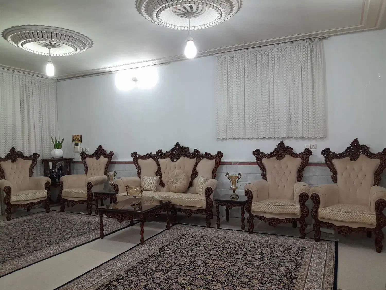 مبل سلطنتی نو|مبلمان خانگی و میز عسلی|قم, فرهنگیان و شهربانی|دیوار