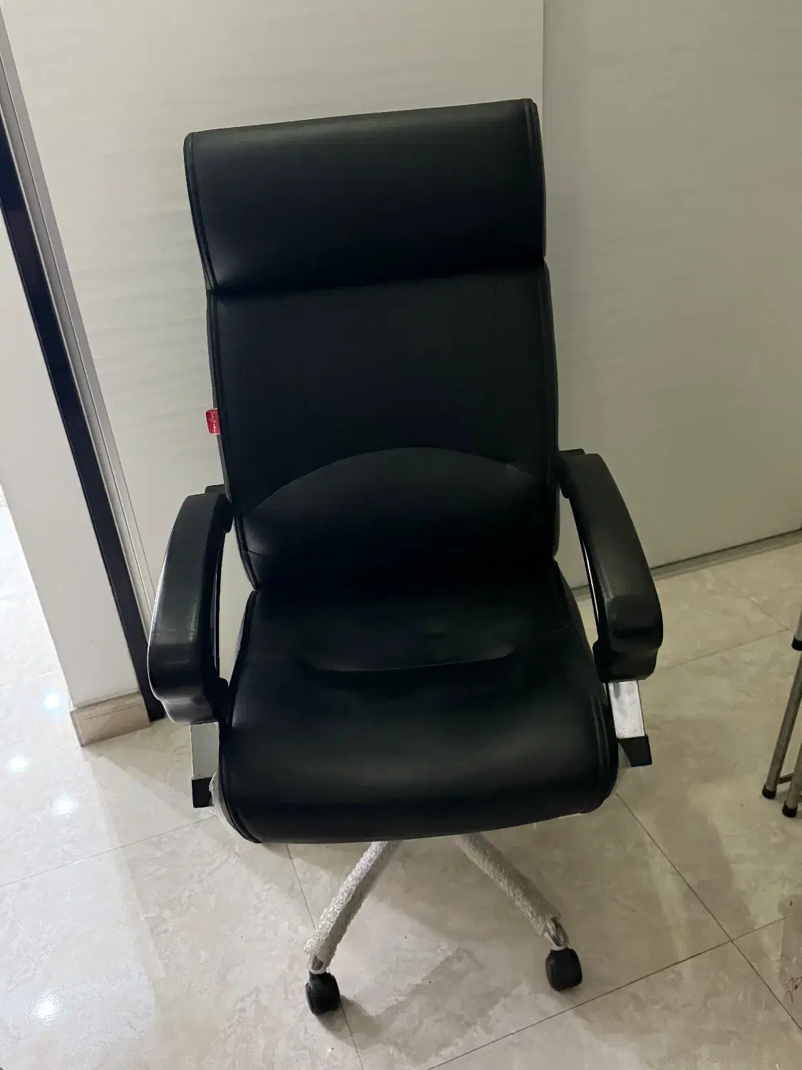 تجهیزات ارایشگاهی (میز،تخت،صندلی)|آرایشگاه و سالنهای زیبایی|محمودآباد, |دیوار