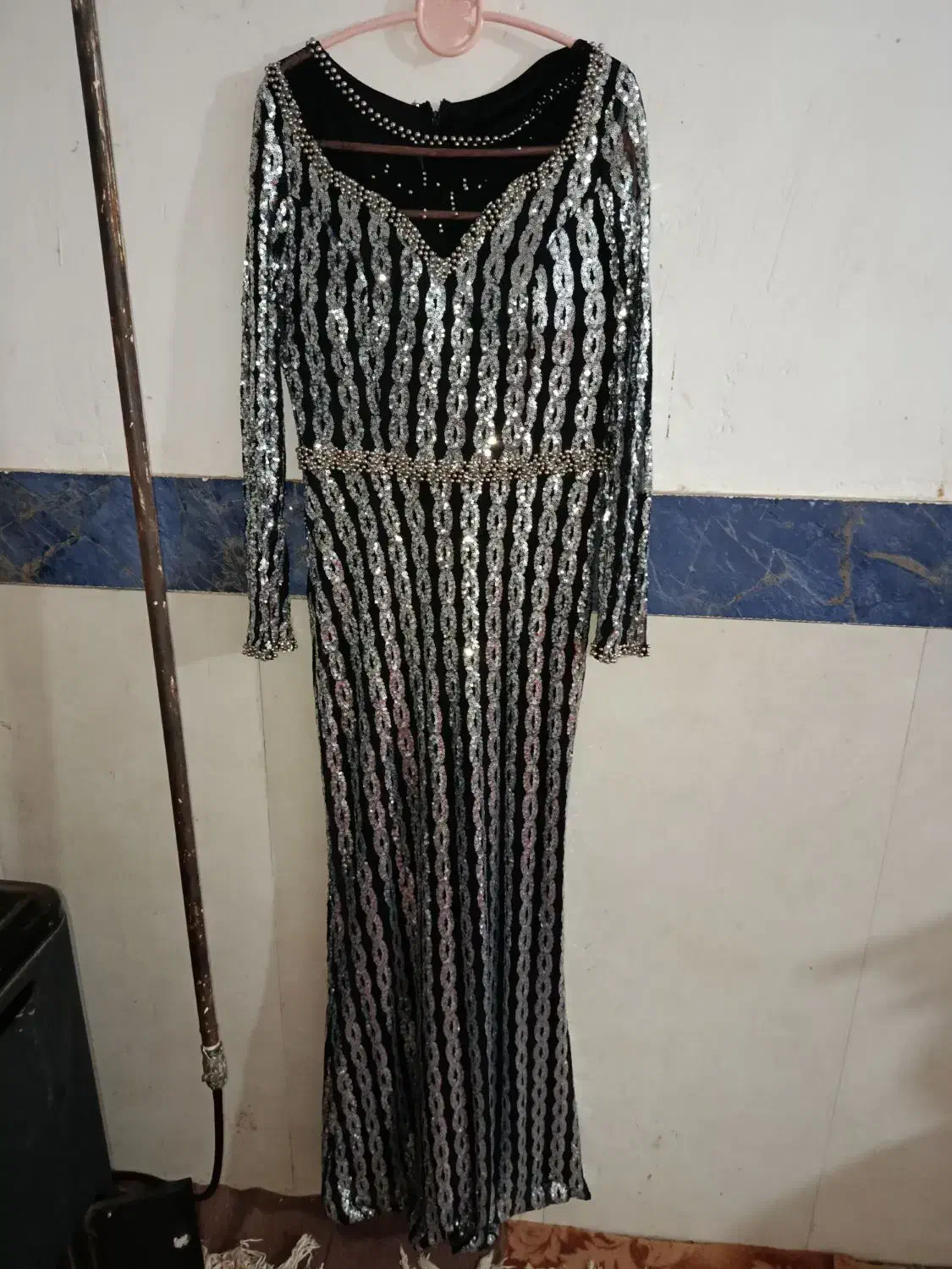 لباس|لباس|دلند, |دیوار