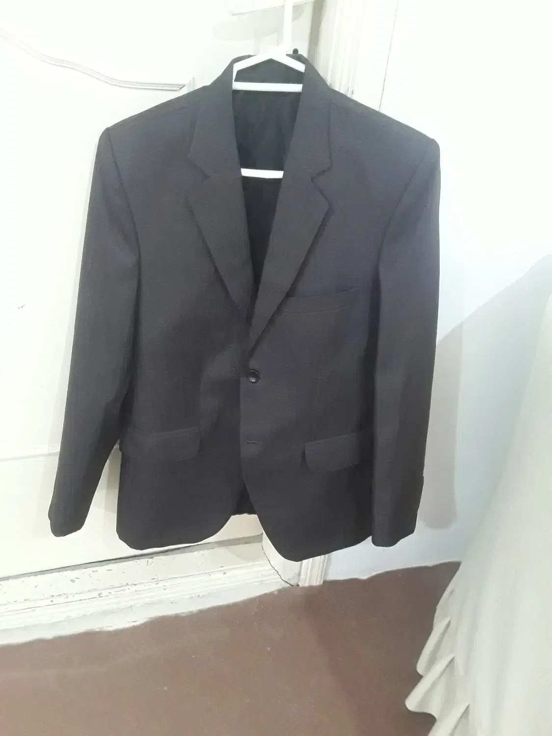 کت و شلوار|لباس|خوی, |دیوار