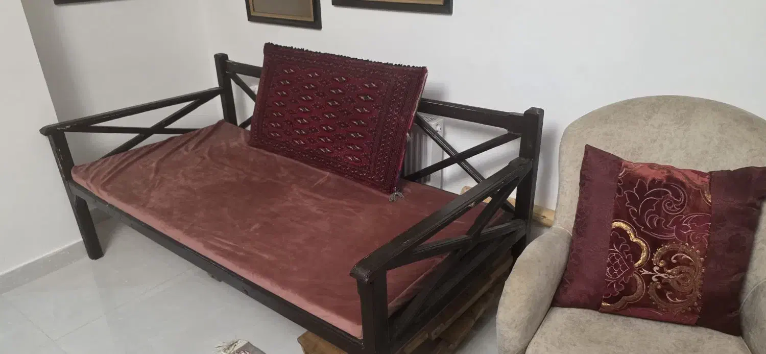 تخت سنتی همراه تشک فوم (آسترمخمل)|مبلمان خانگی و میز عسلی|آستارا, |دیوار