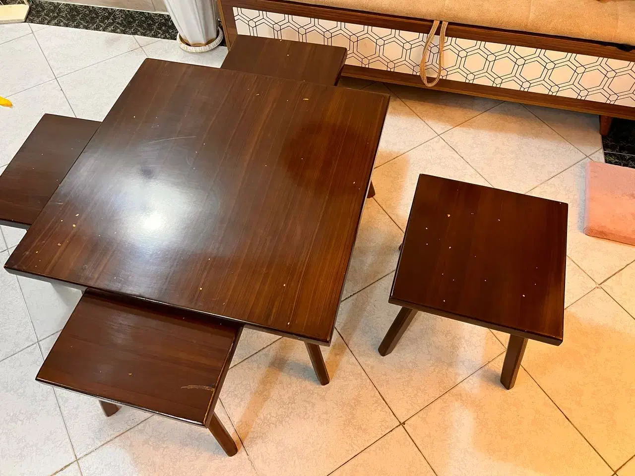 میز جلو مبلی و ۴ عدد عسلی|مبلمان خانگی و میز عسلی|گرگان, |دیوار