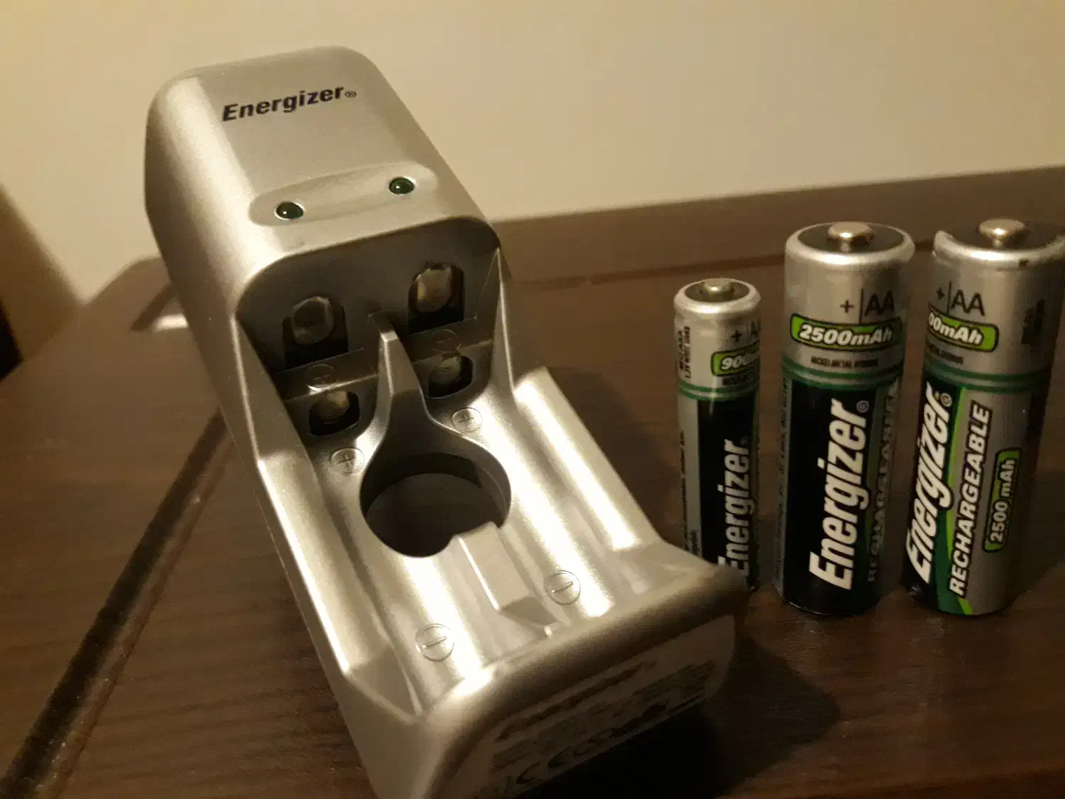 شارژر باتری قلمی و نیم قلمی Energizer|دوربین عکاسی و فیلمبرداری|تهران, اباذر|دیوار