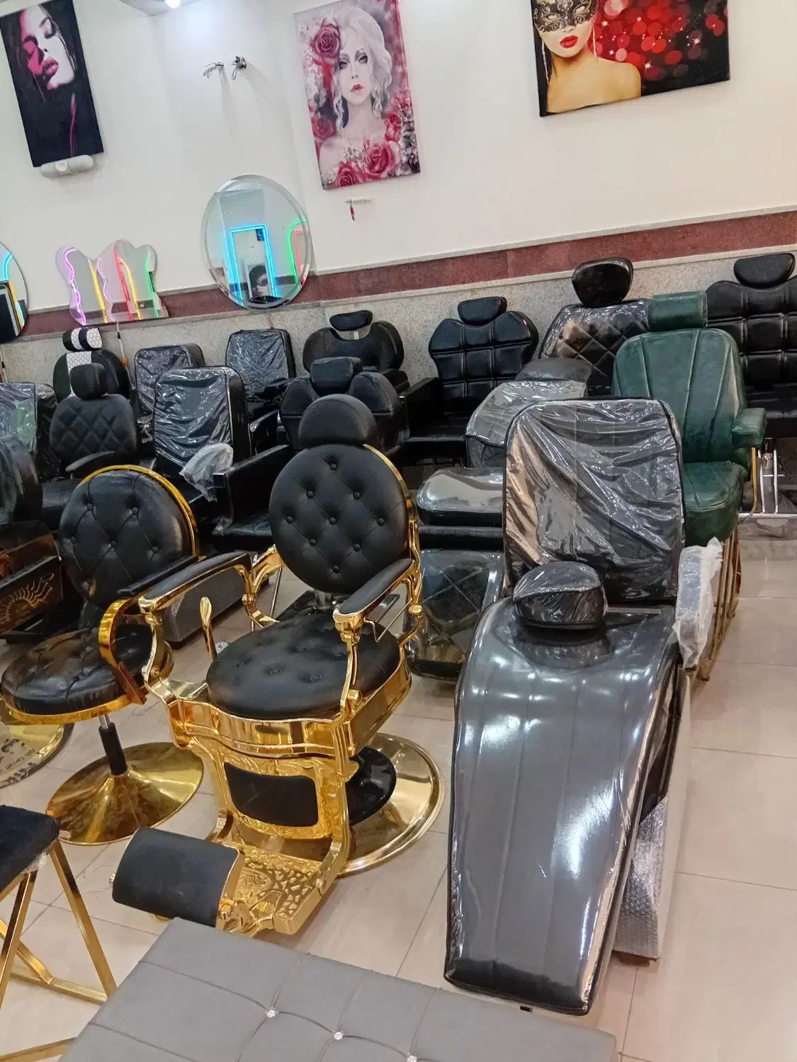 انواع تجهیزات آرایشگا صندل سرشو پدیکور ترولی|آرایشگاه و سالن‌های زیبایی|شیراز, سینما سعدی|دیوار