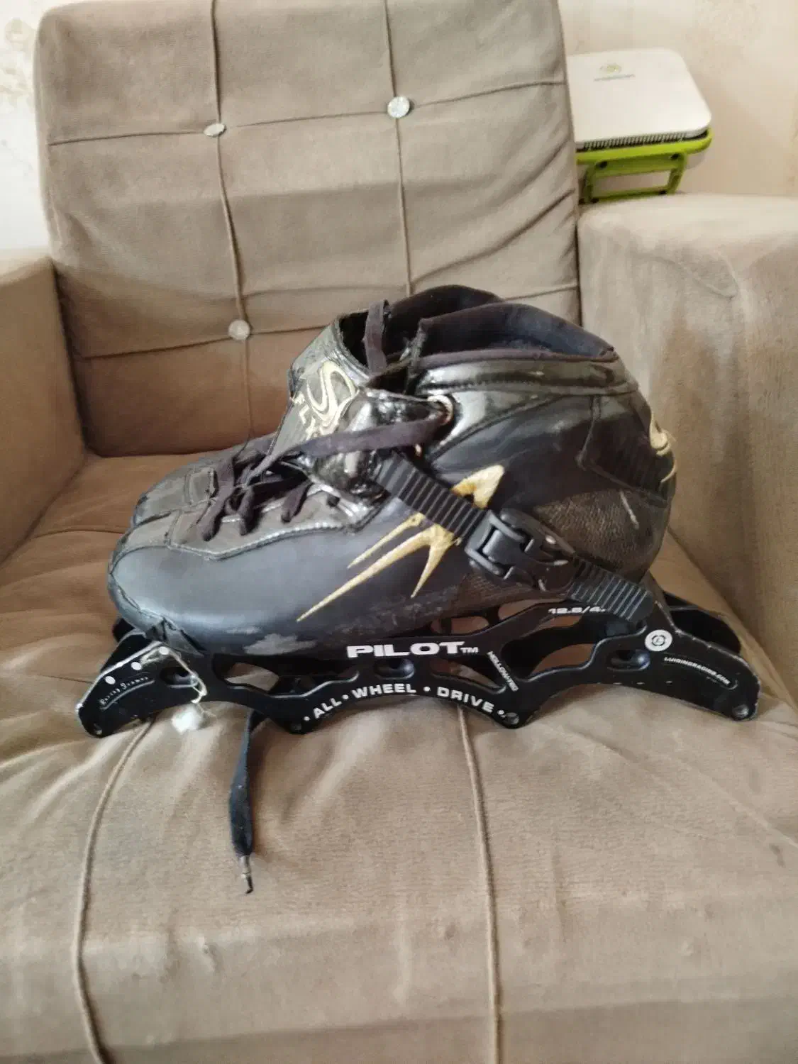 اسکیت سرعت سایز 39 . بلبرینگ tnt .عینک ۴لنزه|دوچرخه، اسکیت، اسکوتر|شیراز, کوشک میدان|دیوار