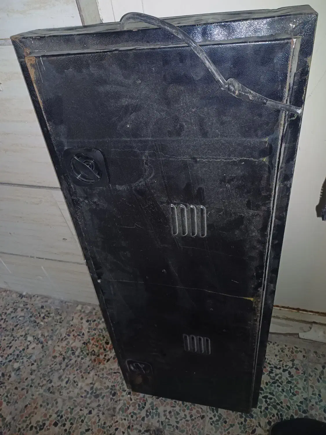 یک عدد تابلو ال ای دی روان رنگی|فروشگاه و مغازه|اندیشه, شهرک مریم|دیوار