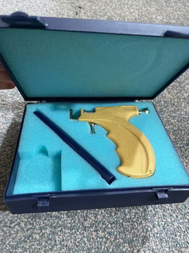 دستگاه پرسینگ|آرایشی، بهداشتی، درمانی|شیراز, ریشمک|دیوار