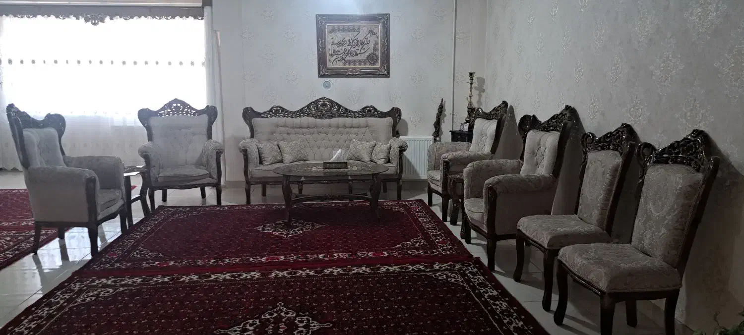 مبل سلطنتی ۹نفره جنس چوب گردو همراه میز عسلی|مبلمان خانگی و میز عسلی|همدان, |دیوار