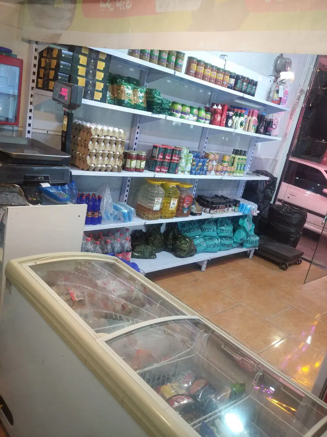 واگذاری مغازه مرغ وپروتینی با کلیه تجهیزات وجنس|فروشگاه و مغازه|محلات, |دیوار