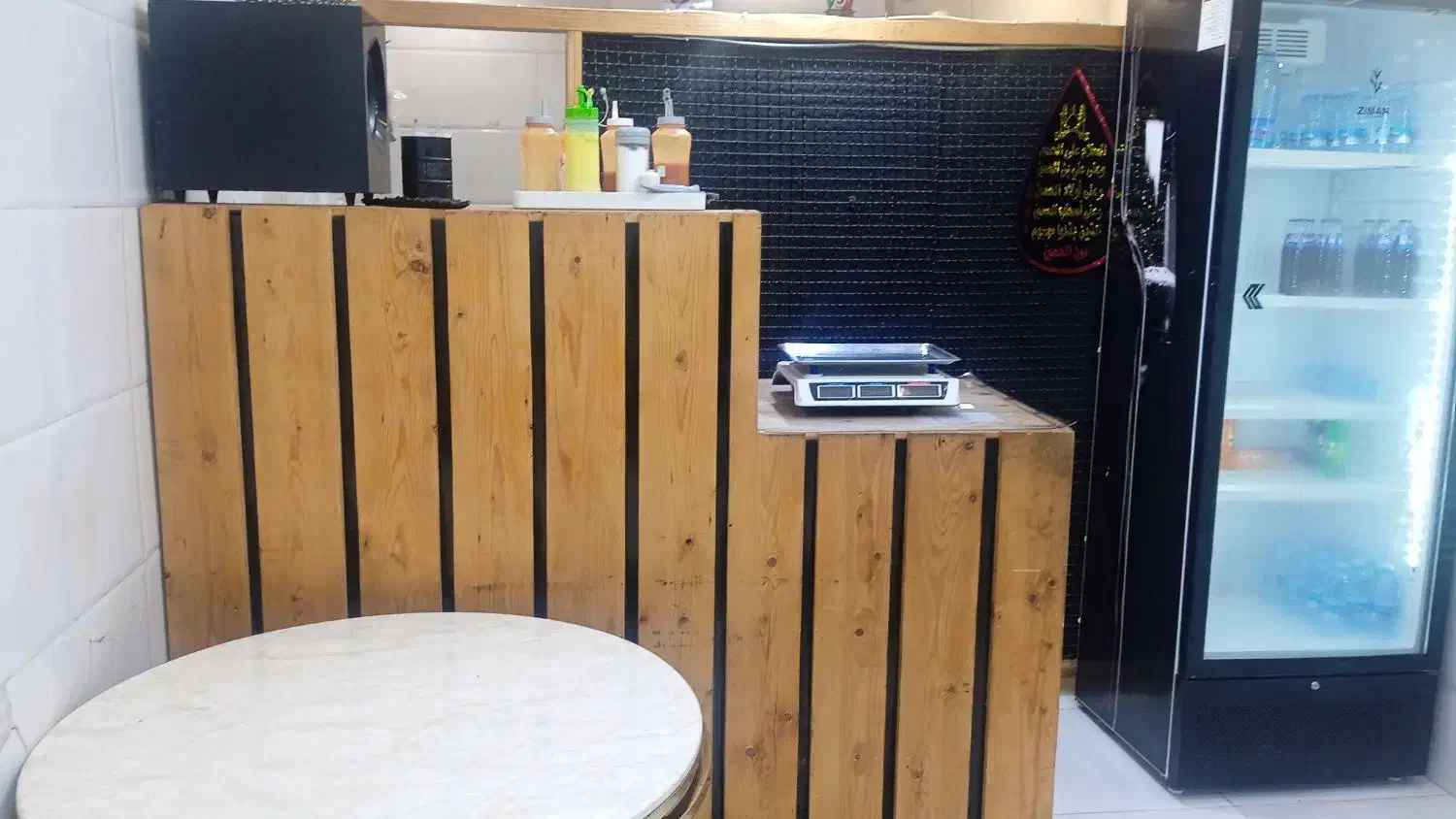 دکور مغازه با میز و صندلی|فروشگاه و مغازه|بندرعباس, |دیوار