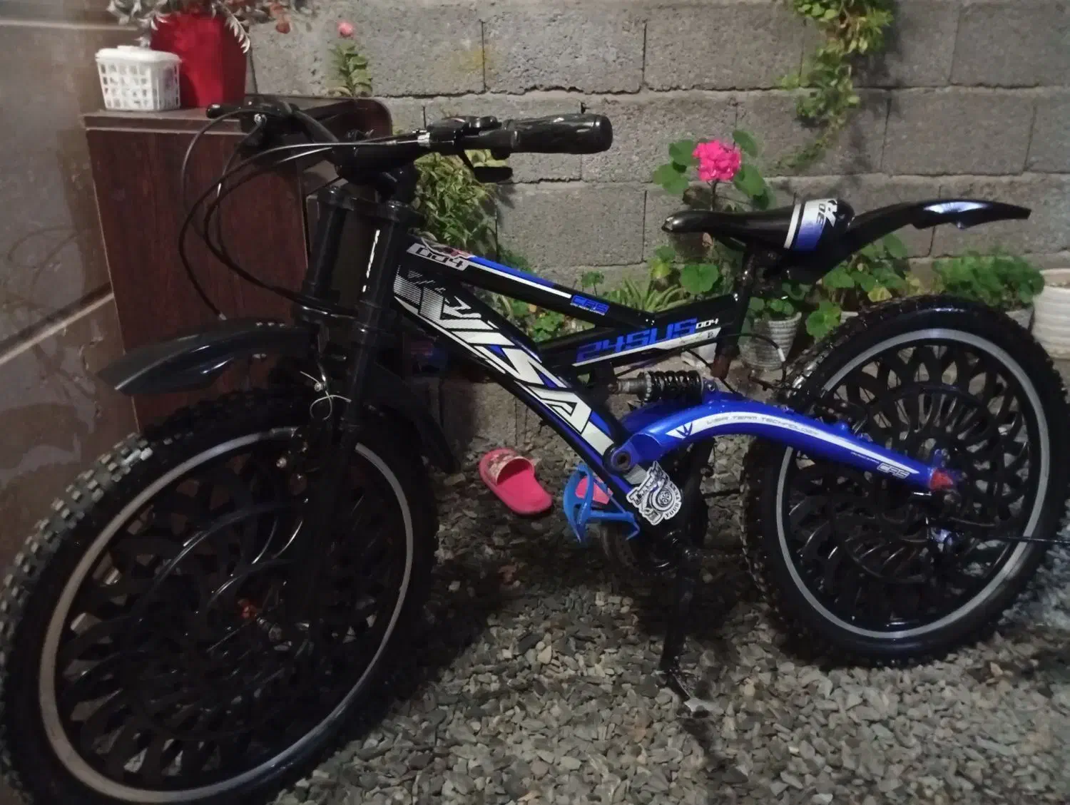 دوچرخه|دوچرخه، اسکیت، اسکوتر|آستانه اشرفیه, |دیوار