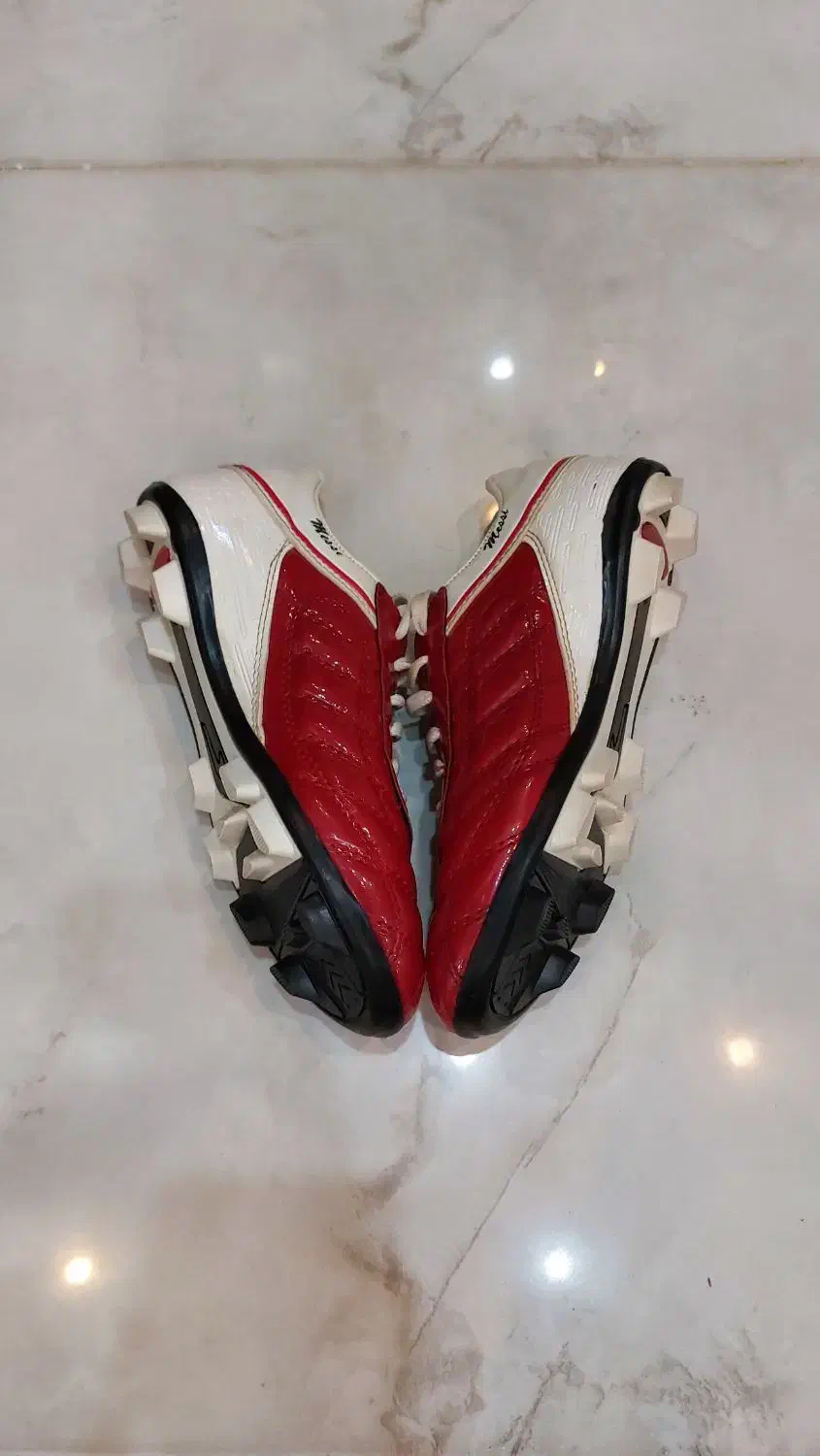 کفش استوک دار|کیف، کفش، کمربند|بومهن, |دیوار