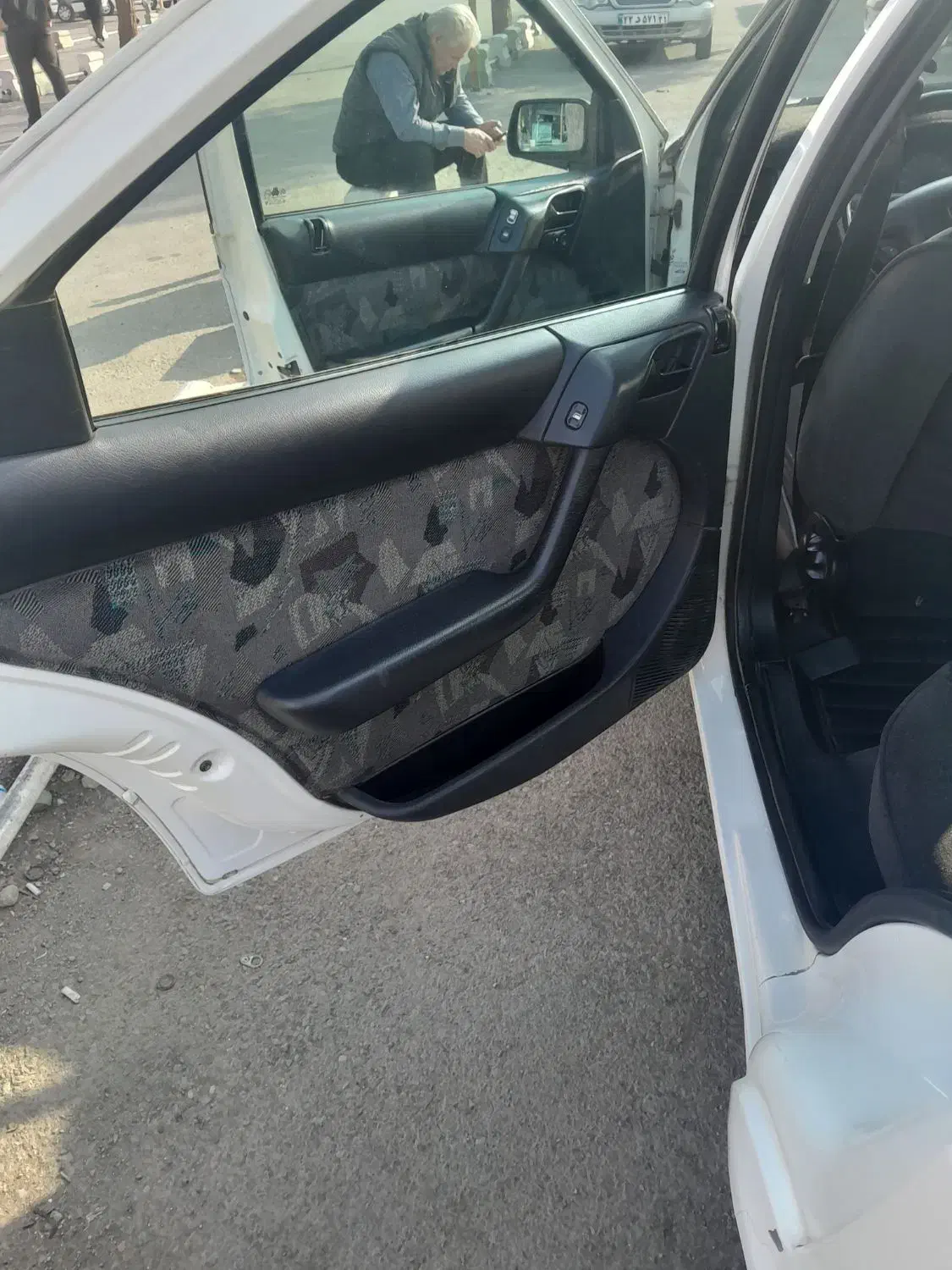 صندوق دار سفید مدل 95|خودرو سواری و وانت|نسیمشهر, |دیوار