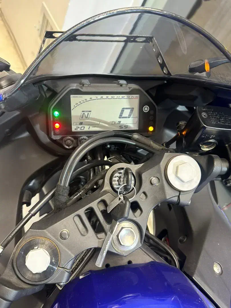 R25 خشک 1402|موتورسیکلت|قم, شهید رجایی|دیوار