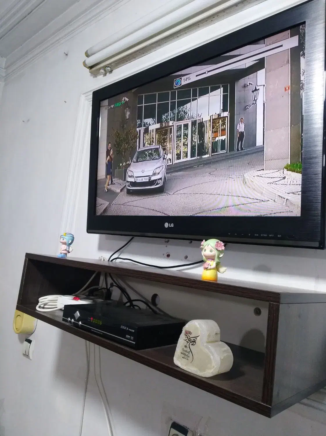 تلوزیون 32 الجی|تلویزیون و پروژکتور|بابل, |دیوار