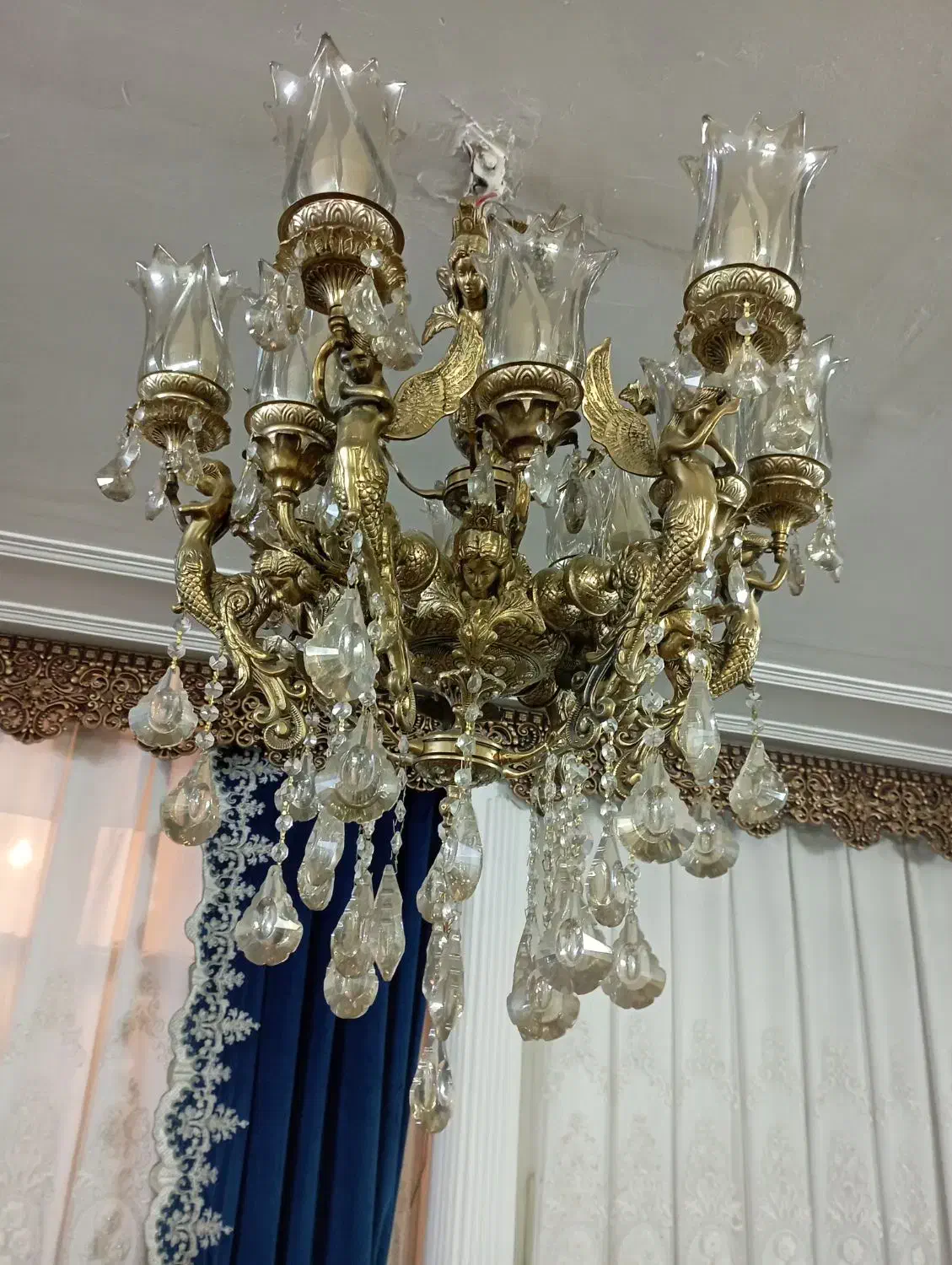 لوستر برنجی۱۲شاخه سنگین/طرح فرشته دوعدد/مشابه نو|لوستر و چراغ آویز|قرچک, مهدیه|دیوار