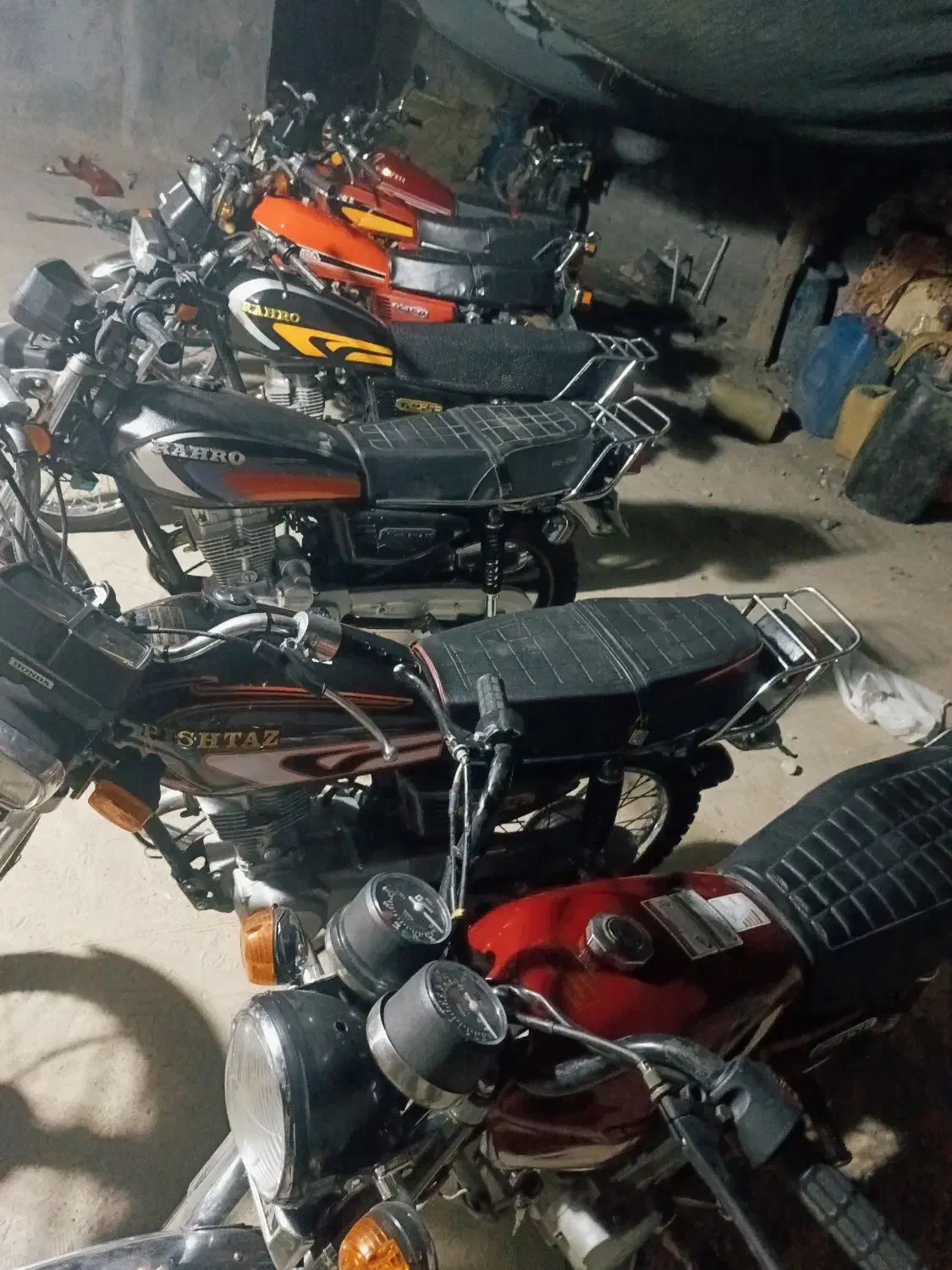 موتورسیکلت ۱۲۵با ۲۰۰خوش قیمت|موتورسیکلت|بندرعباس, |دیوار