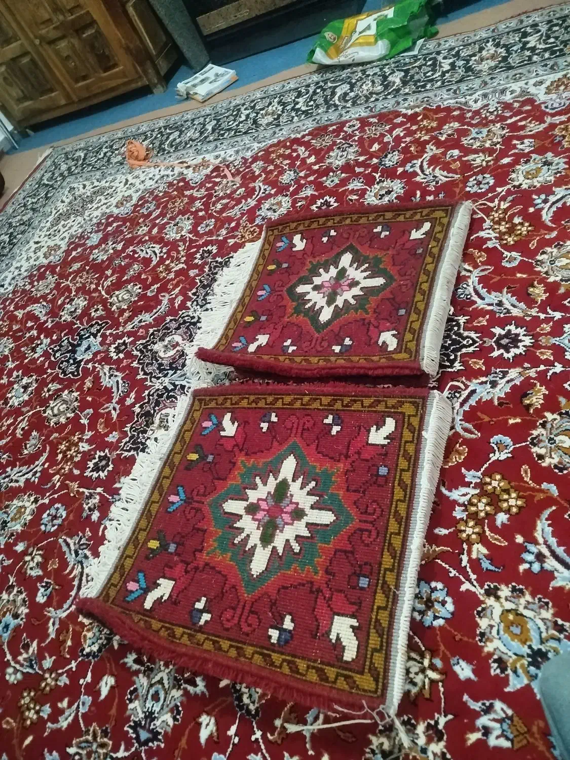 دو عدد رو صندل|فرش|اهر, |دیوار