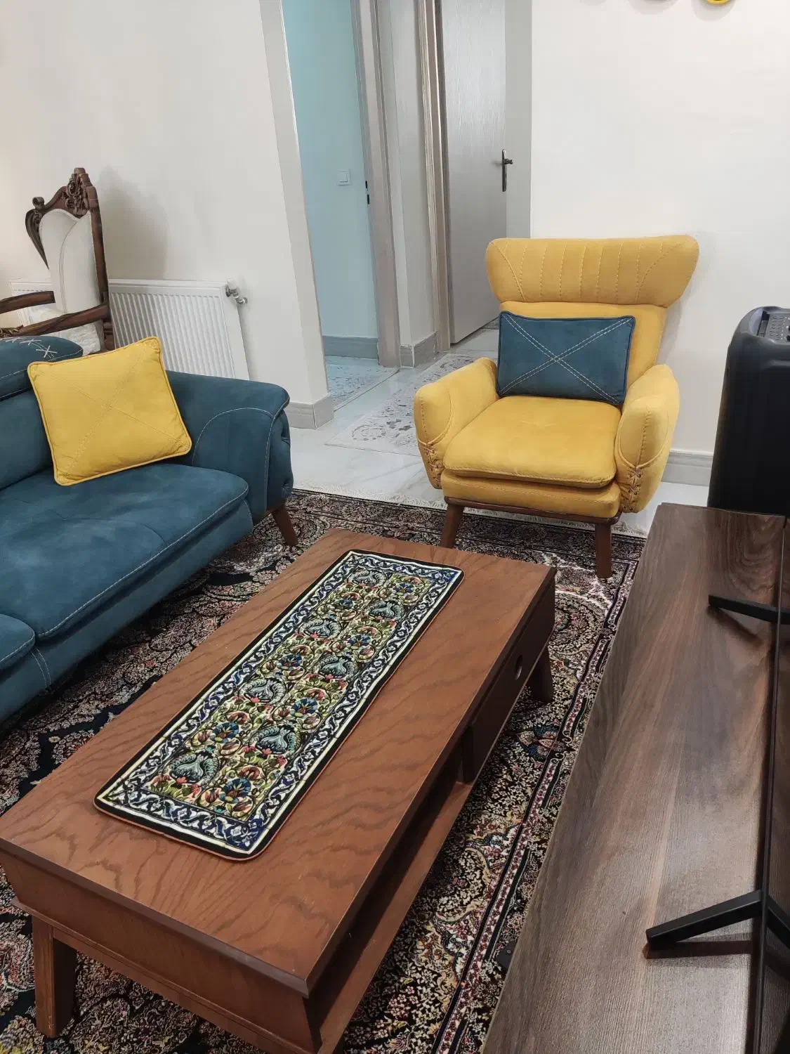 مبل راحتی نیم ست|مبلمان خانگی و میز عسلی|هشتگرد, فاز ۲ مهستان|دیوار