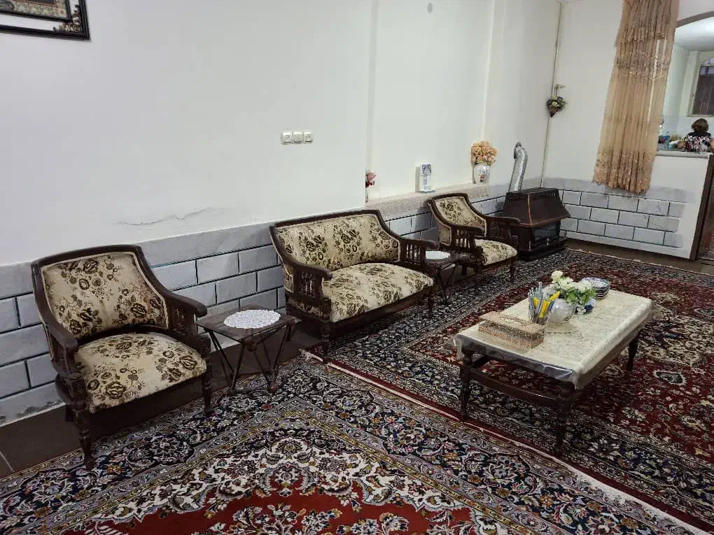مبل، میزنهارخوری ، میز تلوزیون. دو تخته فرش|مبلمان خانگی و میز عسلی|شیراز, شهرک یاس طلاییه|دیوار
