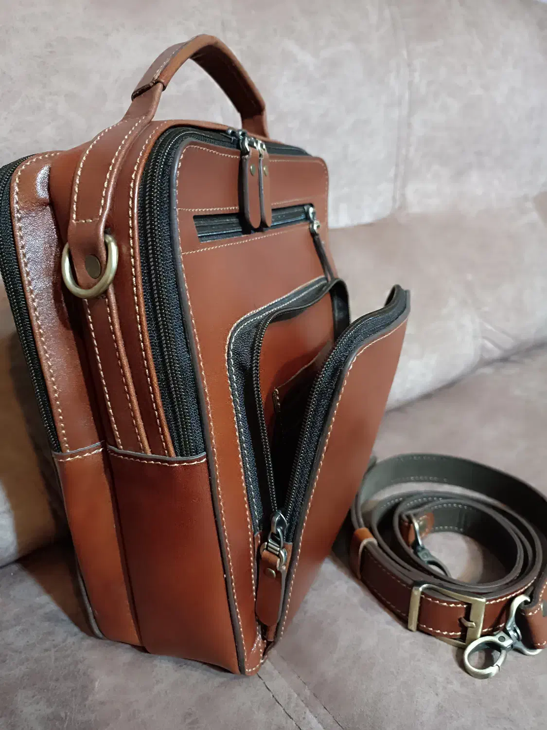 کیف چرم طبیعی گاوی و چرم مصنوعی|کیف، کفش، کمربند|شیراز, کلاهدوز|دیوار