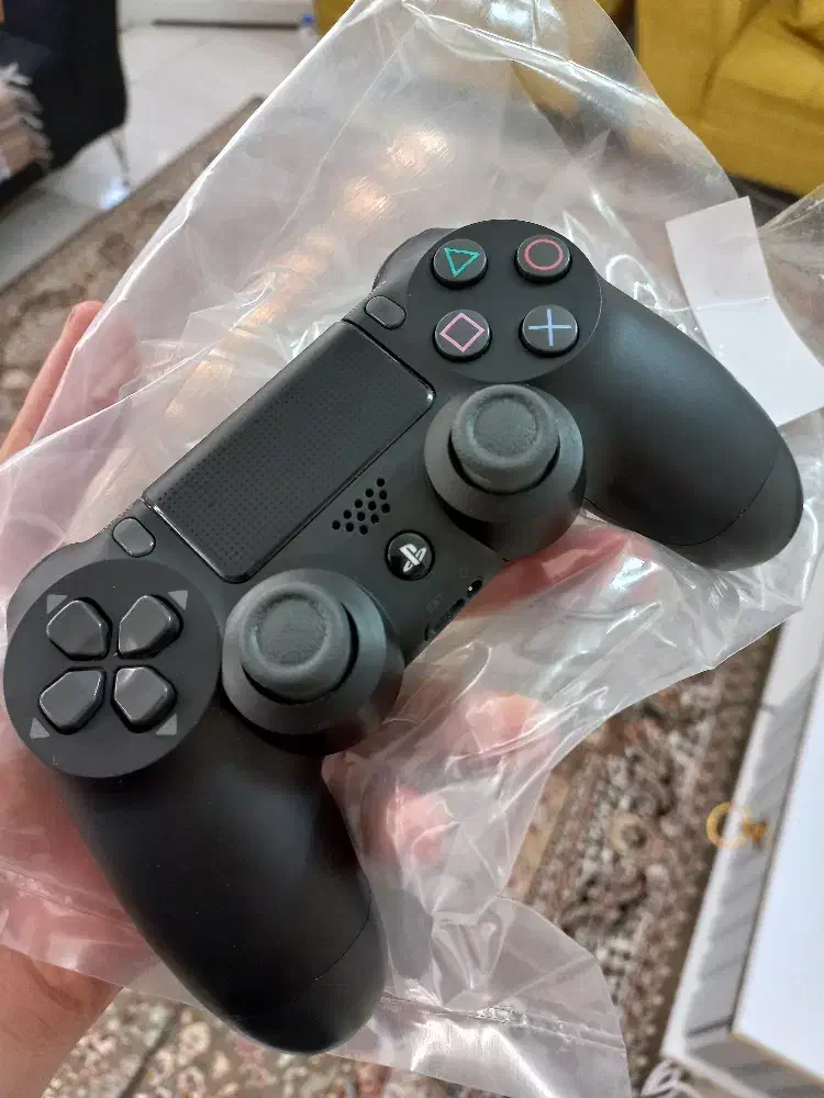 ۲ عدد دسته ps4 پلی اصلی  و مشکی پرو اسلیم اکبند|کنسول، بازی ویدئویی و آنلاین|تهران, جوادیه تهرانپارس|دیوار