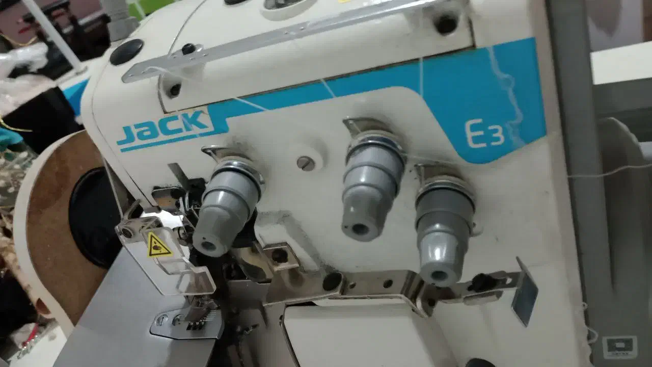 سردوزE3سه نخ|چرخ خیاطی و ریسندگی|اردبیل, |دیوار