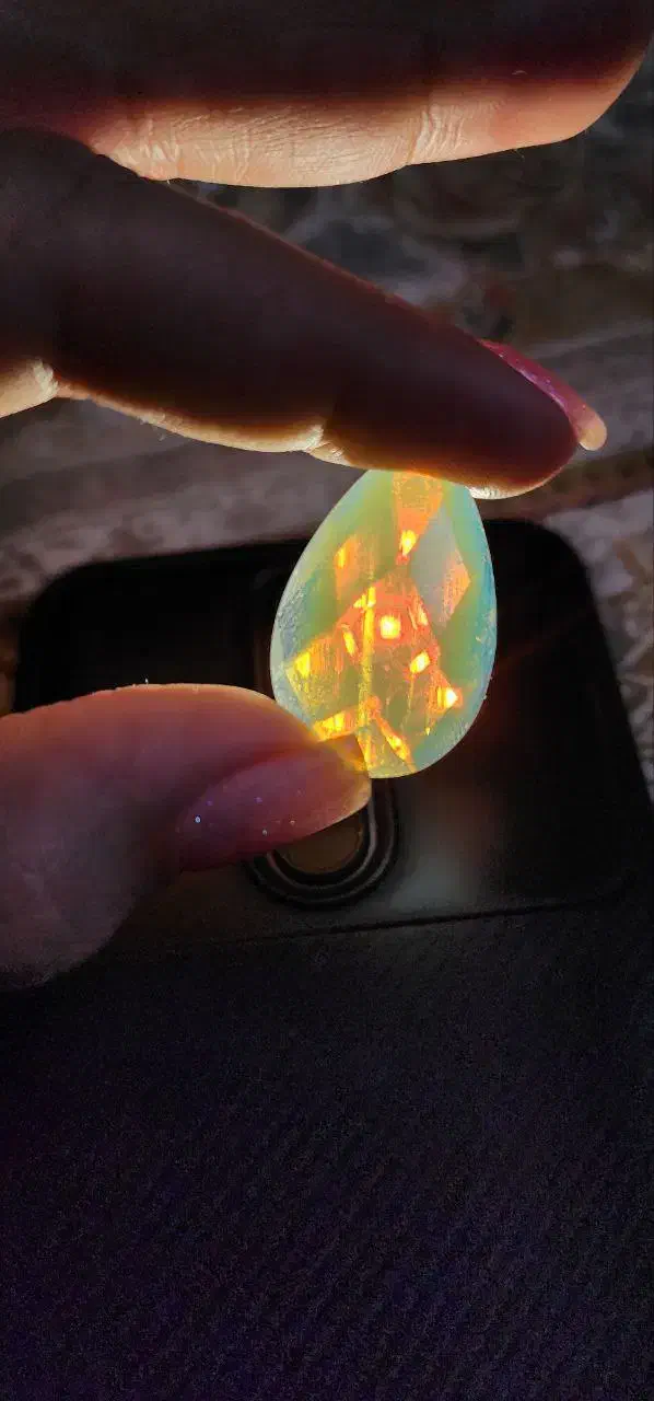 اوپال سفید اشکی|جواهرات|تبریز, |دیوار