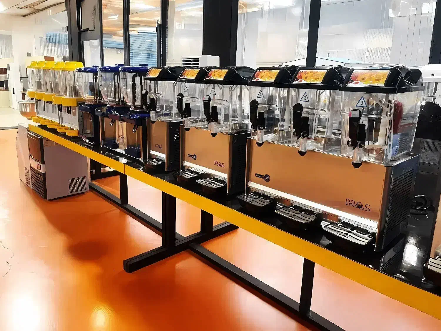 دستگاه یخ در بهشت ساز صنعتی قسطی و چکی|کافیشاپ و رستوران|کرمان, |دیوار