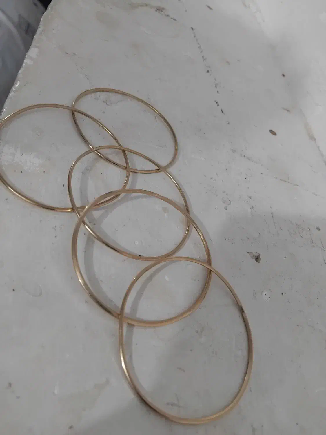 النگو چهل هزار تومان بالای تابلو|جواهرات|ریگ, |دیوار