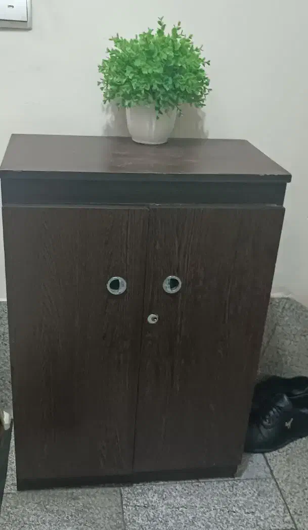 جاکفشی|جاکفشی، کمد، دراور|تهران, تسلیحات|دیوار