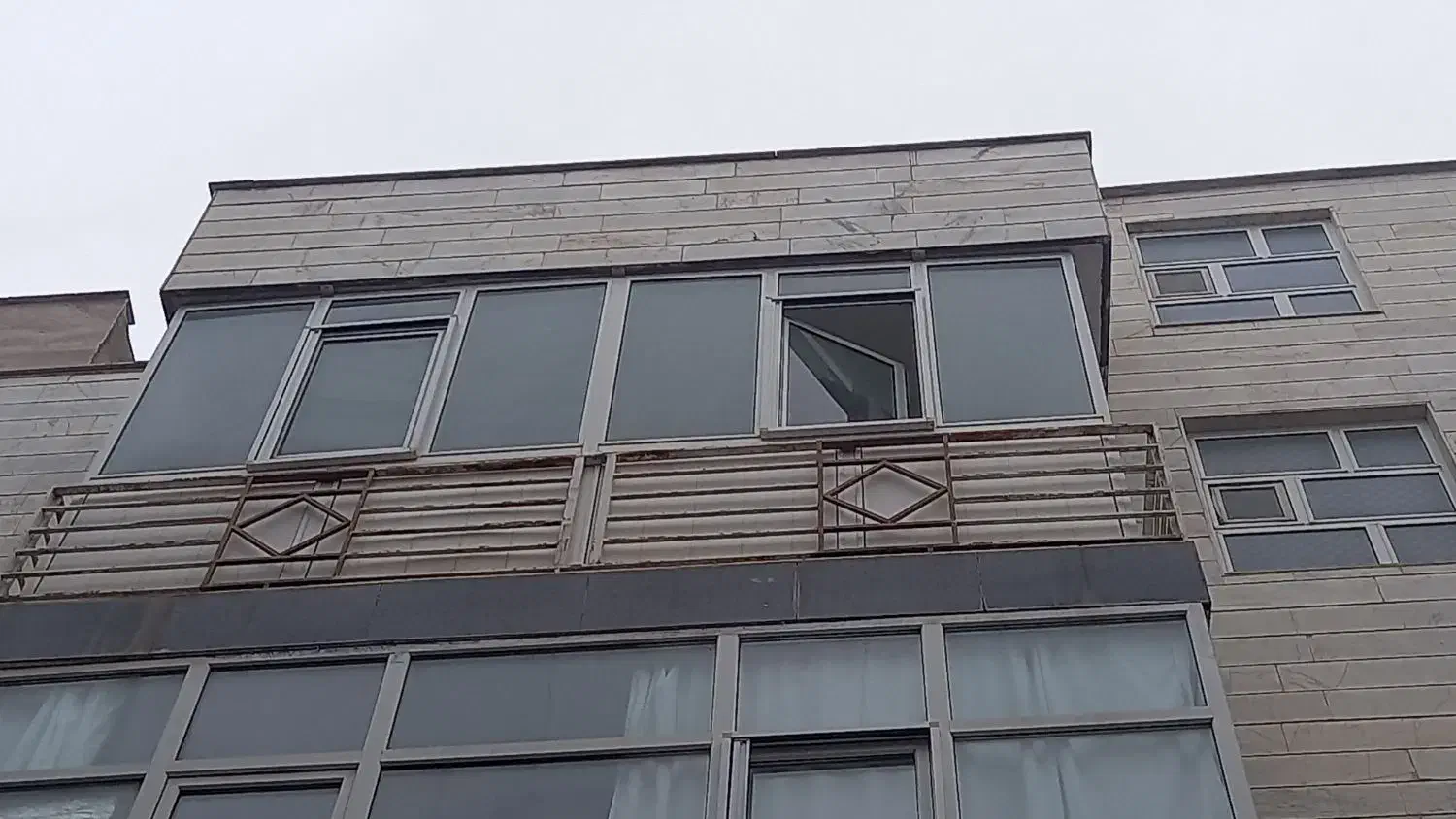 بالکن شیشه ای|مصالح و تجهیزات ساختمان|اردبیل, |دیوار