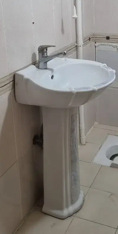 روشویی همراه با پایه و شیر|لوازم سرویس بهداشتی|رشت, دیانتی|دیوار