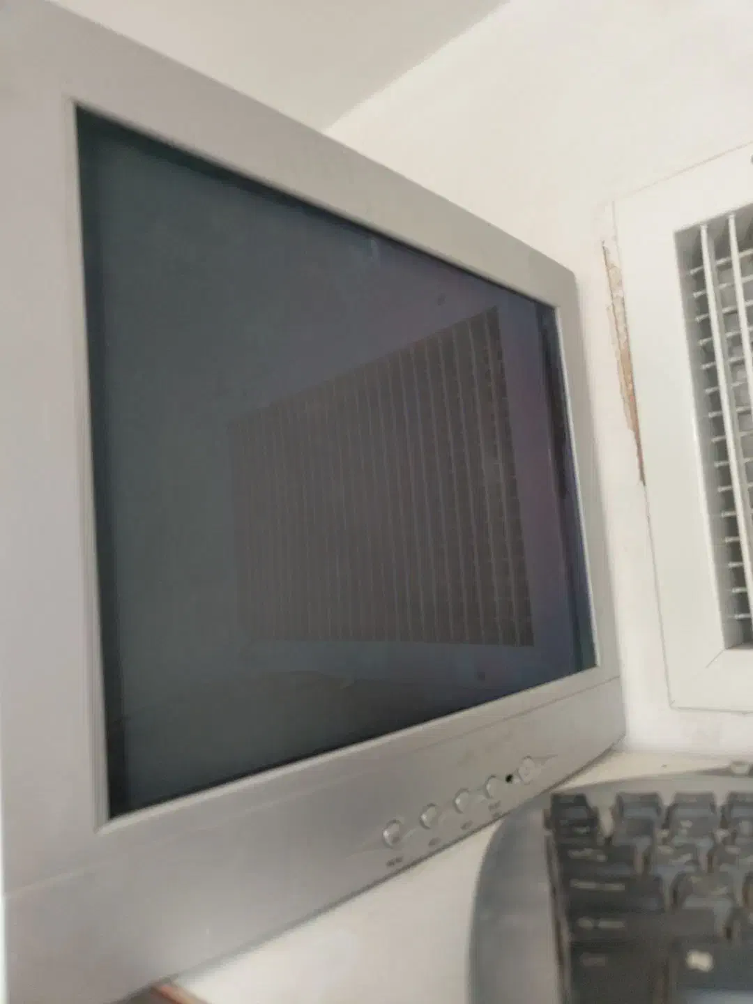 مانیتور همراه کیبورد|قطعات و لوازم جانبی رایانه|اصفهان, برازنده|دیوار