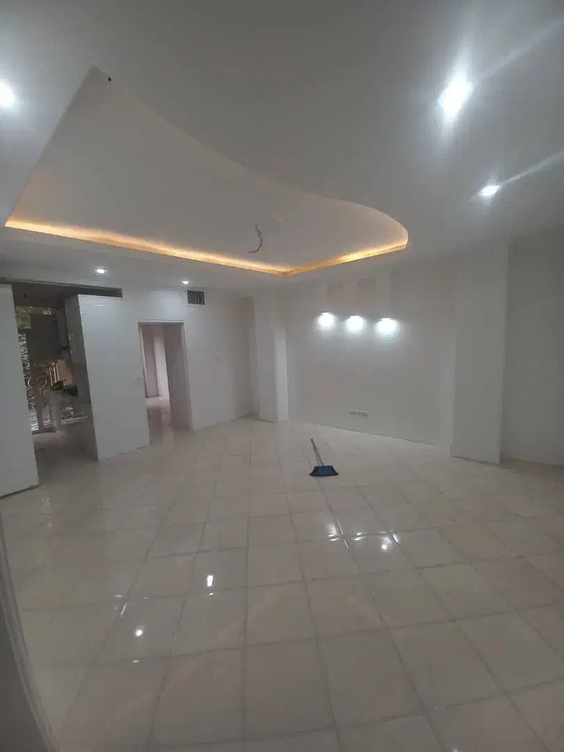 ۶۲متر آسانسور و انباری و بالکن رهن کامل