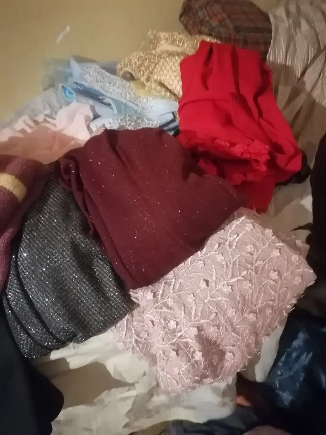 لباس مجلسی|لباس|گرگان, |دیوار