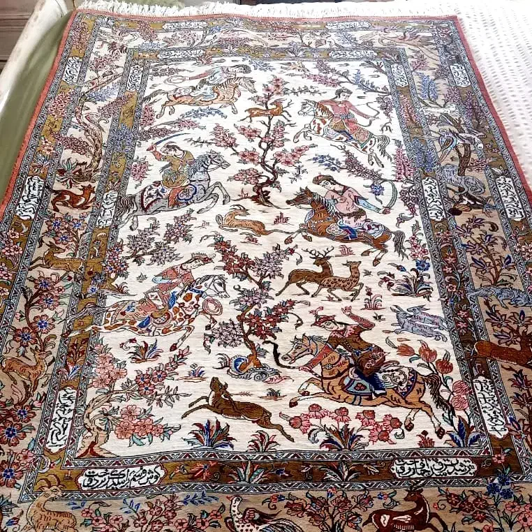قالیچه دستباف تمام ابریشم نقش شکارگاه نو|فرش|تهران, امانیه|دیوار
