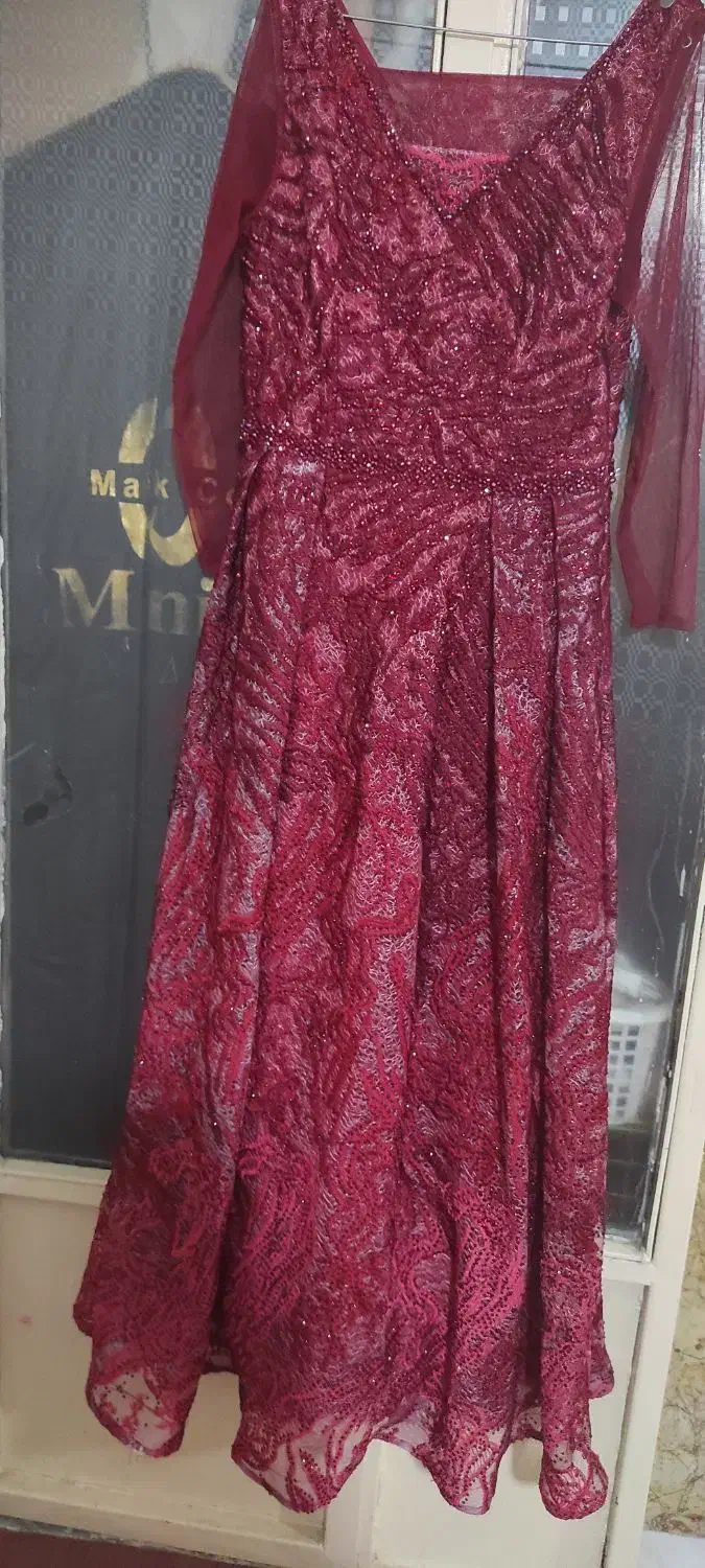 دو عدد پیراهن مجلسی فقط دوبار استفاده شده|لباس|صحنه, |دیوار