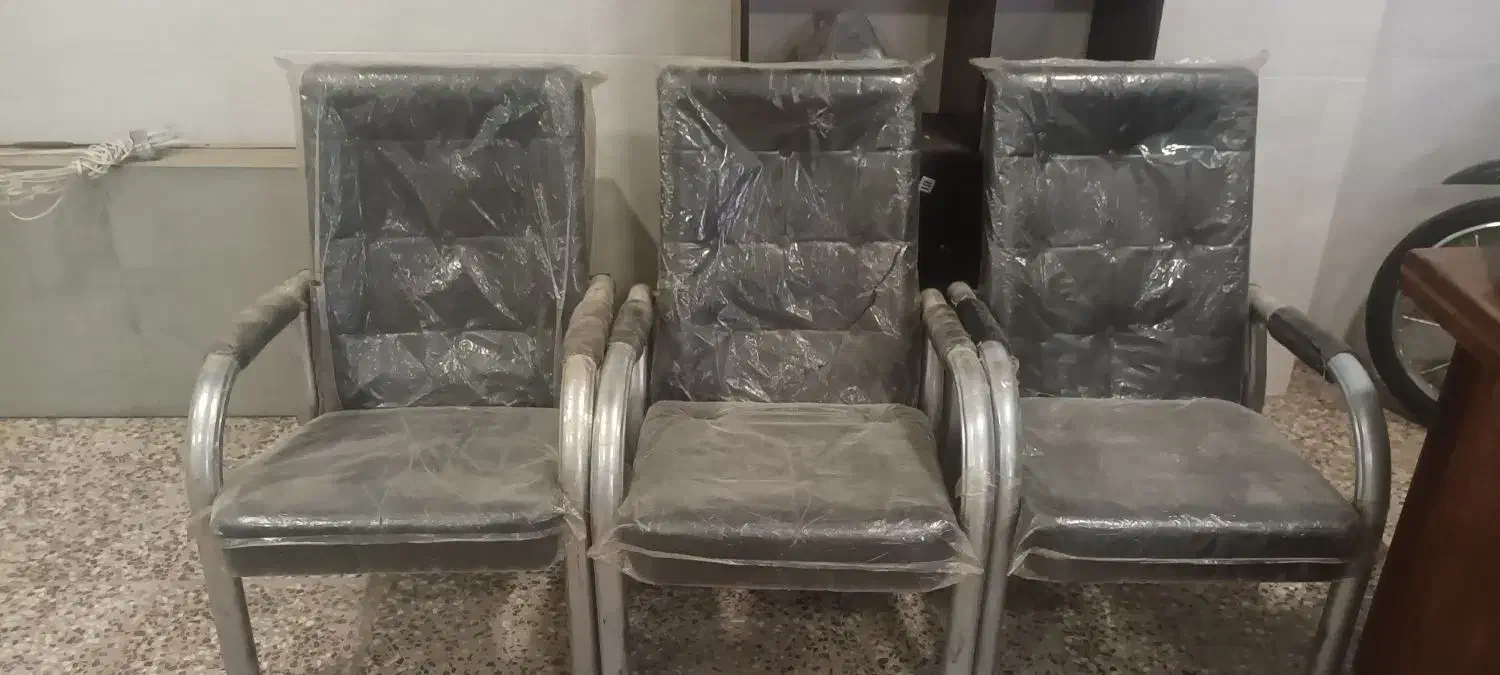 میز/ صندلی/ کامپیوتر/ پرینتر|دفتر کار|اصفهان, محله سفلی|دیوار