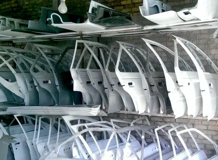 قطعات بدنه رنگ شده ایران خودرو و سایپا|خدمات موتور و ماشین|کرمانشاه, |دیوار