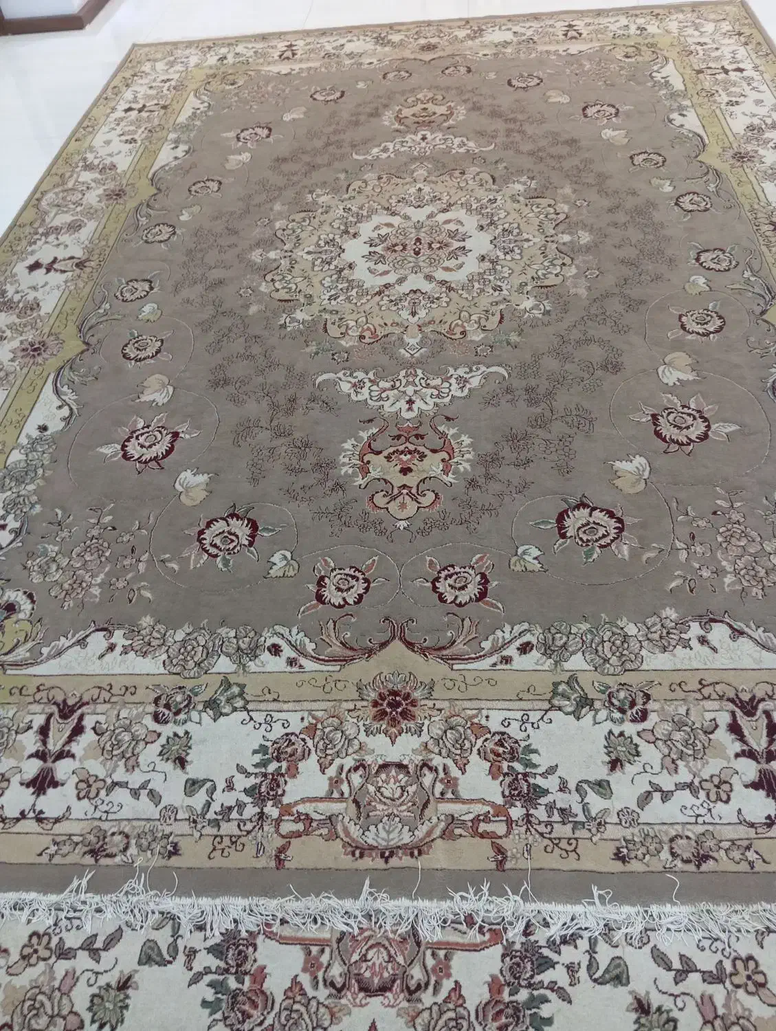 فرش 12متری|فرش|تربت جام, تیپ ۳۸ زرهی تربت جام|دیوار