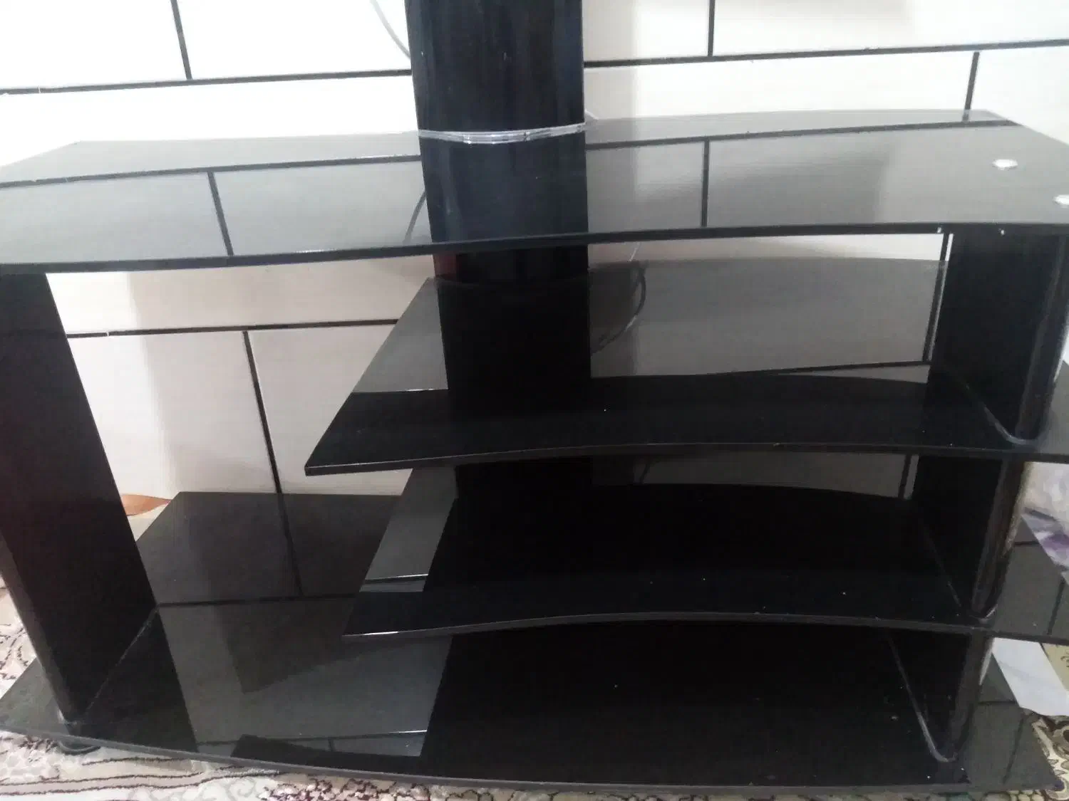 میز تلوزیون شیشه ای سالم|میز تلویزیون|شیراز, کوشک میدان|دیوار